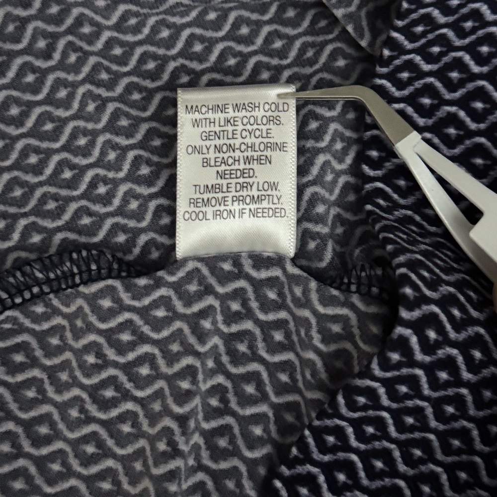 Kasper Maxi Skirt 1X Navy Blue White Geometric Pull-on Stretch Easy Care EUC - Picture 5 of 7